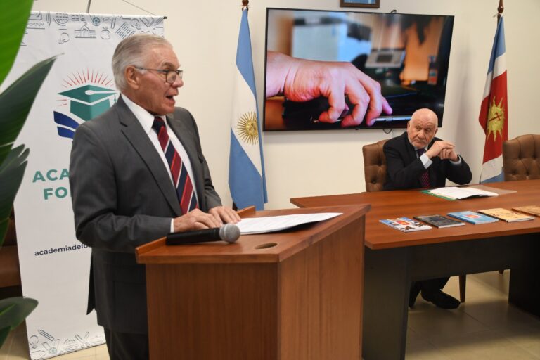 El Iosep celebró el Día de la Soberanía Nacional con una conferencia sobre la figura de San Martín como estadista y educador