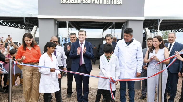 El gobernador Zamora inauguró importantes obras y entregó viviendas sociales en Pozo del Toba