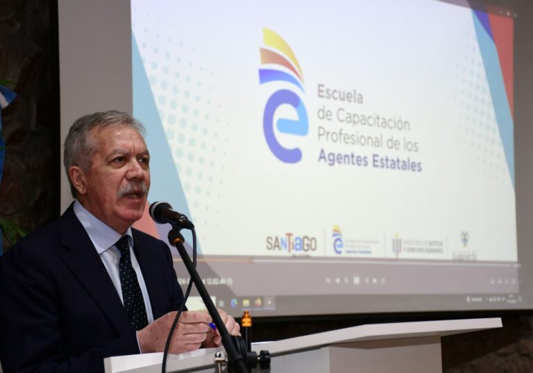 Entregaron certificados a los agentes estatales de la primera cohorte del Ciclo de Capacitaciones