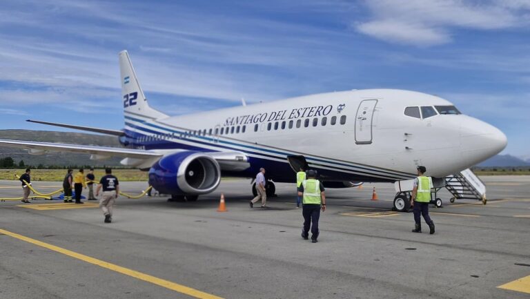 Llegó el avión hidrante a la Patagonia y ya se encuentra operativo para luchar contra los incendios forestales que afectan al sur