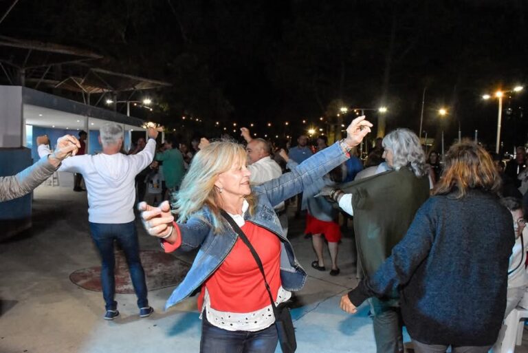 Santiago del Estero llevó su cultura y alegría al Paseo del Norte en Pinamar