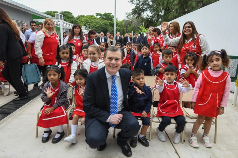 El Gobernador inauguró el nuevo edificio del Jardín de Infantes “Sisita” en ciudad Capital