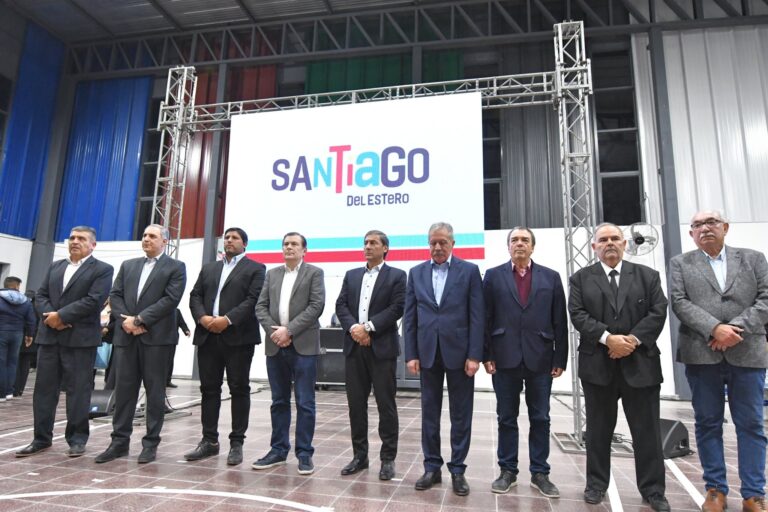 Zamora inauguró importantes obras en Gramilla y anunció la pavimentación de la Ruta 8 que conecta con La Banda y Capital