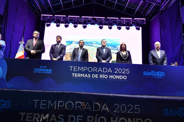 Zamora encabezó la apertura oficial de la Temporada turística 2025 de Las Termas de Río Hondo