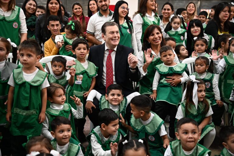 El Barrio Parque del Río cuenta con dos instituciones educativas modernas con un claro perfil ambientalista