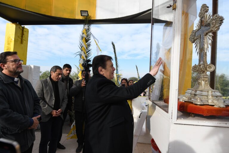 El Gobernador participó de la misa central en honor al Señor de Los Milagros de Mailín