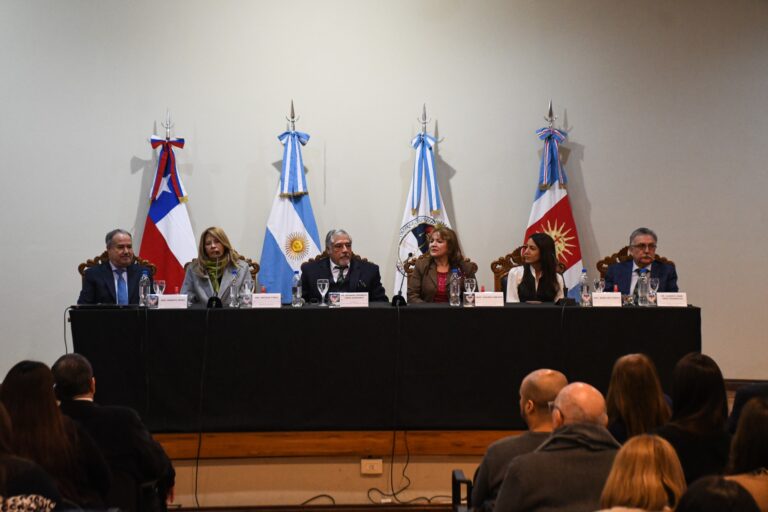 Exitosa presentación del Programa “Tribunales de Tratamiento de Drogas-Experiencias a Nivel Local e Internacional”
