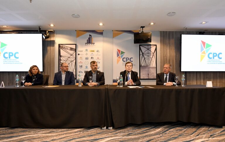 El Gobernador Zamora participó de la apertura del Foro Nacional de la Confederación de Pymes constructoras