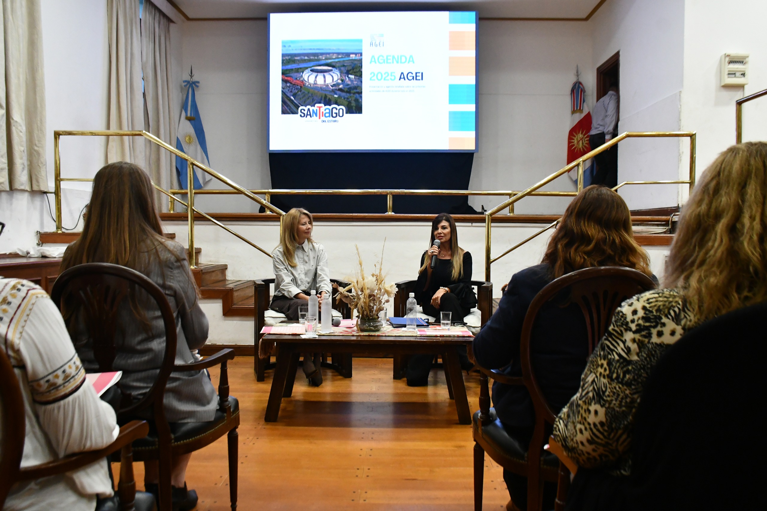 Exitosa jornada sobre mujeres que inspiran y lideran