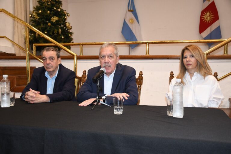 El Gobierno de la Provincia anunció el pago de bonos extraordinarios para planes de emergencia, tarjetas sociales y tarjetas para beneficiarios celíacos