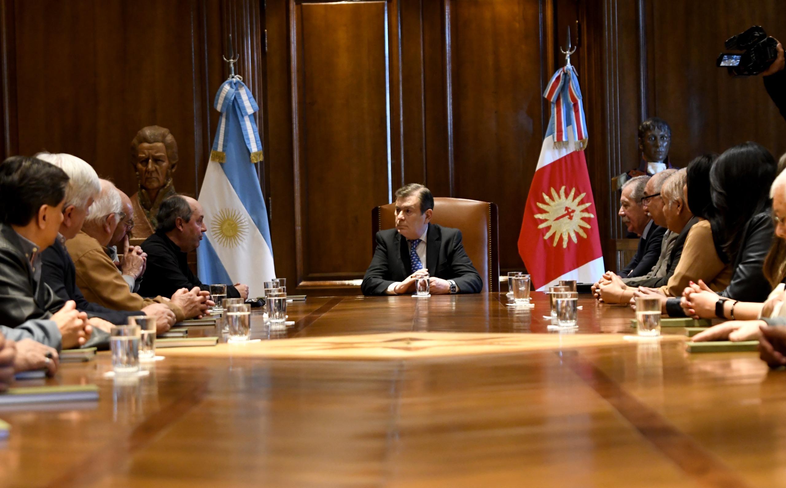 Gerardo Zamora recibió a miembros de la Federación Argentina de Periodistas Deportivos