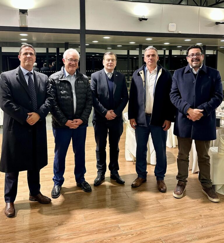 Gerardo Zamora y Yamandú Orsi consolidan vínculos entre Santiago del Estero y Uruguay