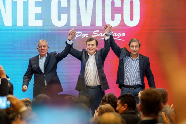 Acompañados por Zamora el Frente Cívico por Santiago presentó su fórmula para las elecciones provinciales