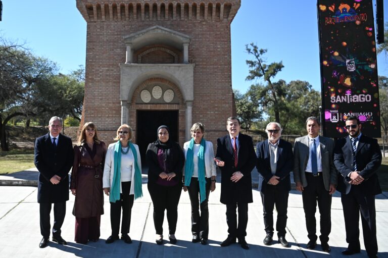 Gerardo Zamora visitó el Parque del Encuentro junto a mujeres activistas por la paz israelí y palestinas