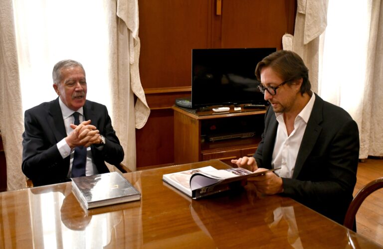 El Jefe de Gabinete recibió en Casa de Gobierno al presidente  de la Fundación El Libro