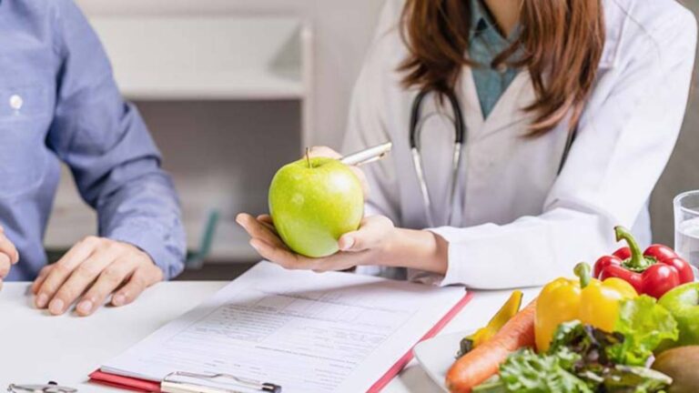 En homenaje al Dr. Pedro Escudero, se conmemora el Día del Nutricionista en Latinoamérica