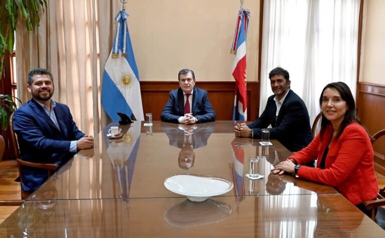 El Gobierno de la Provincia promueve formación en desarrollo web para estudiantes y docentes