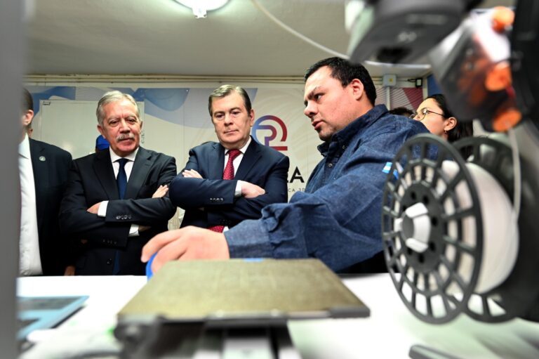 El Gobernador Zamora participó de la inauguración de la planta Proyecto QELGA- Industria Gráfica 3D