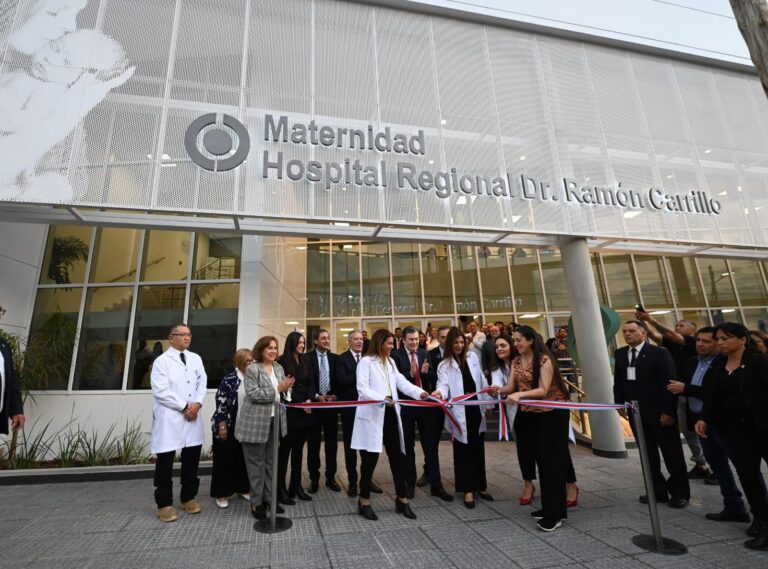 Zamora inauguró la ampliación del Servicio de Maternidad en el Hospital Regional