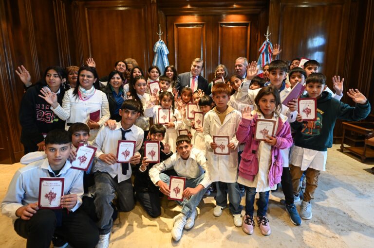 Zamora y el Jefe de Gabinete recibieron a alumnos del departamento Choya