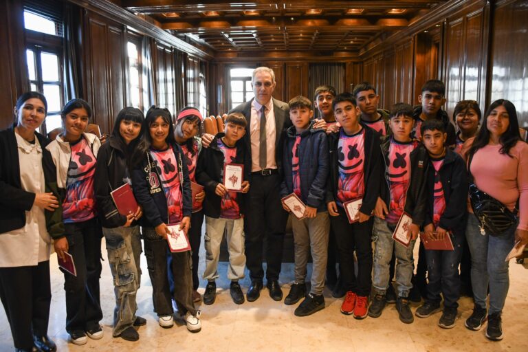 Alumnos de Barrancas Coloradas visitaron Casa de Gobierno