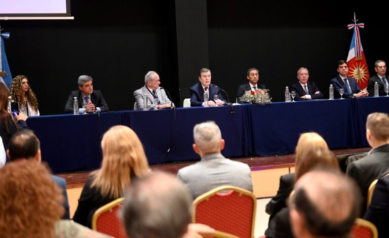 Zamora participó en Las Termas de la apertura del II Congreso Nacional e Internacional de Córnea y Banco de Ojos