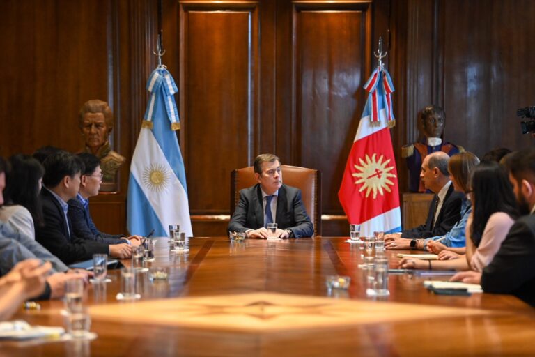 El Gobernador Gerardo Zamora recibió a una delegación perteneciente a la Agencia de Cooperación Internacional de Corea del Sur
