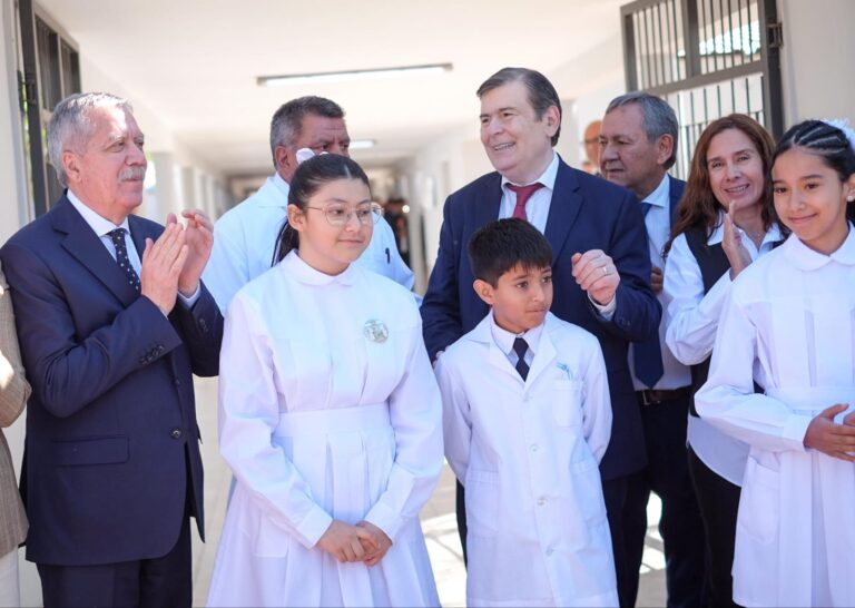 El Gobernador inauguró el nuevo edificio del moderno Hospital Zonal de Campo Gallo