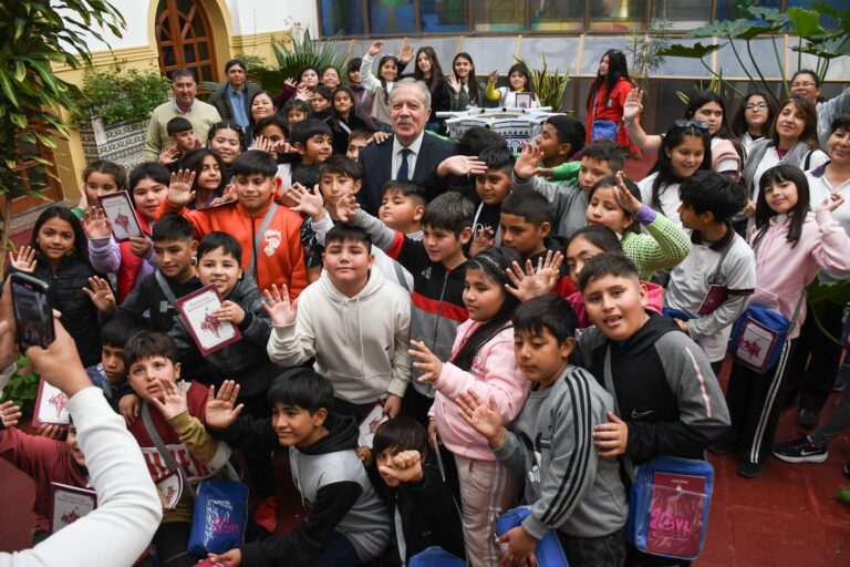 El Jefe de Gabinete recibió en Casa de Gobierno la visita de alumnos de Colonia Tinco