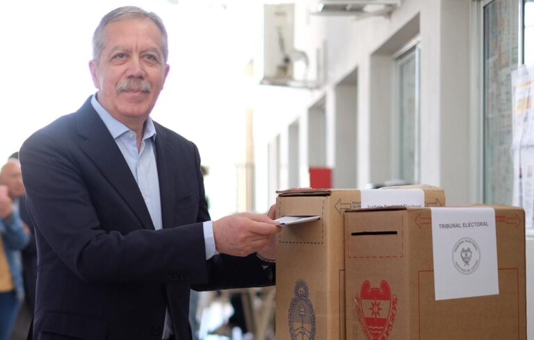Elías Suárez expresó su satisfacción por la importante concurrencia de electores para depositar sus votos