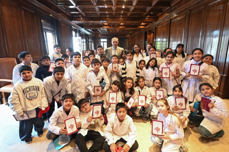 Alumnos de la Escuela N° 71 “Fray Juan Grande” de  La Cañada visitaron Casa de Gobierno