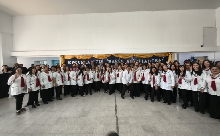 El Gobierno inauguró las obras de refacción y ampliación de la Escuela “María Auxiliadora” del Barrio Smata