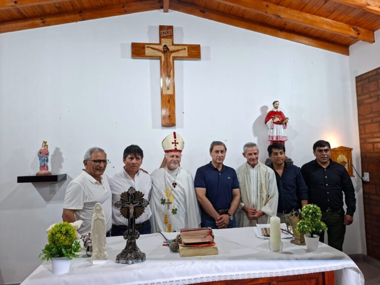 Silva Neder participó al cardenal Bokalic y a la comunidad de Nueva Francia de la inauguración de la Capilla de San Carlos Borromeo