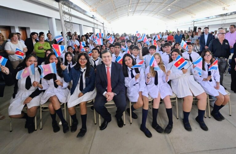 El Gobernador Zamora habilitó el renovado edificio del Colegio Secundario “San Antonio” de Choya