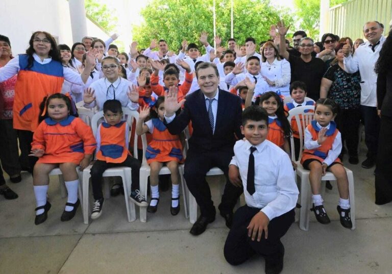 Zamora inauguró en Tres Cruces un nuevo Jardín de Infantes, la renovación de la Escuela N° 931, la pavimentación de 11 km de la Ruta 3 y entregó la vivienda social N° 33.000