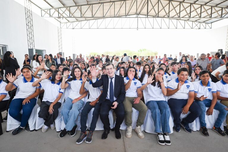 Zamora inauguró en Km 49 el edificio del Agrupamiento N° 86.001, una renovada posta sanitaria y entregó una vivienda social