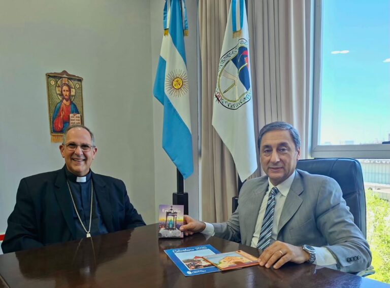 El Vicegobernador recibió en la legislatura al obispo de Añatuya, Monseñor José Luis Corral