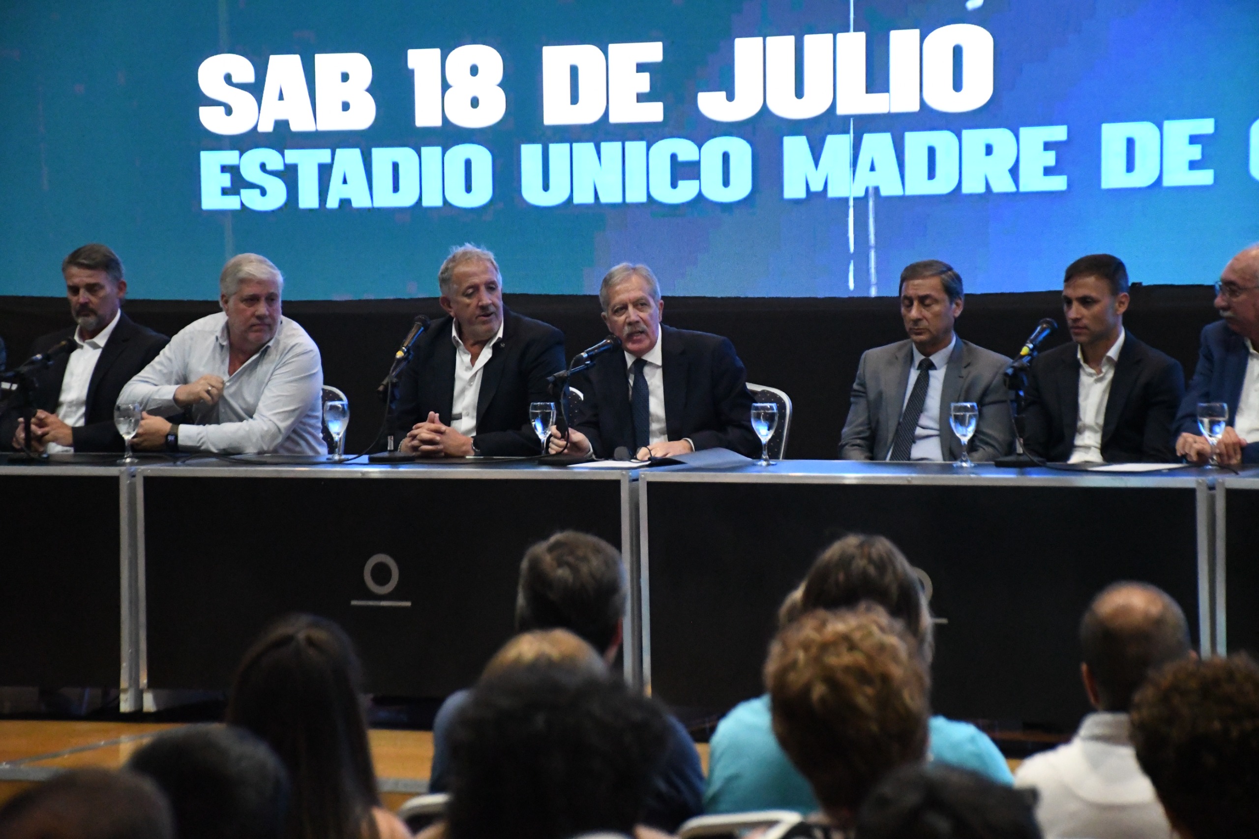 EL Gobernador Elías Suárez participó de el anuncio oficial del partido entre Los Pumas e Inglaterra en el Madre de Ciudades