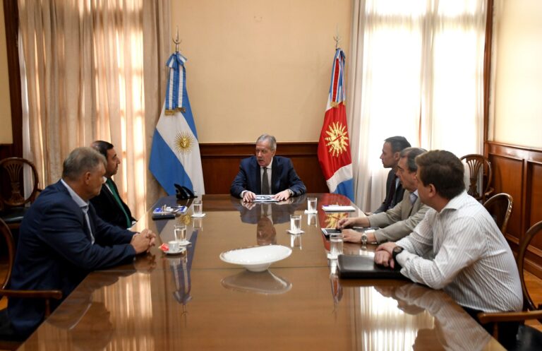 El Gobernador encabezó una reunión sobre la situación climática provincial