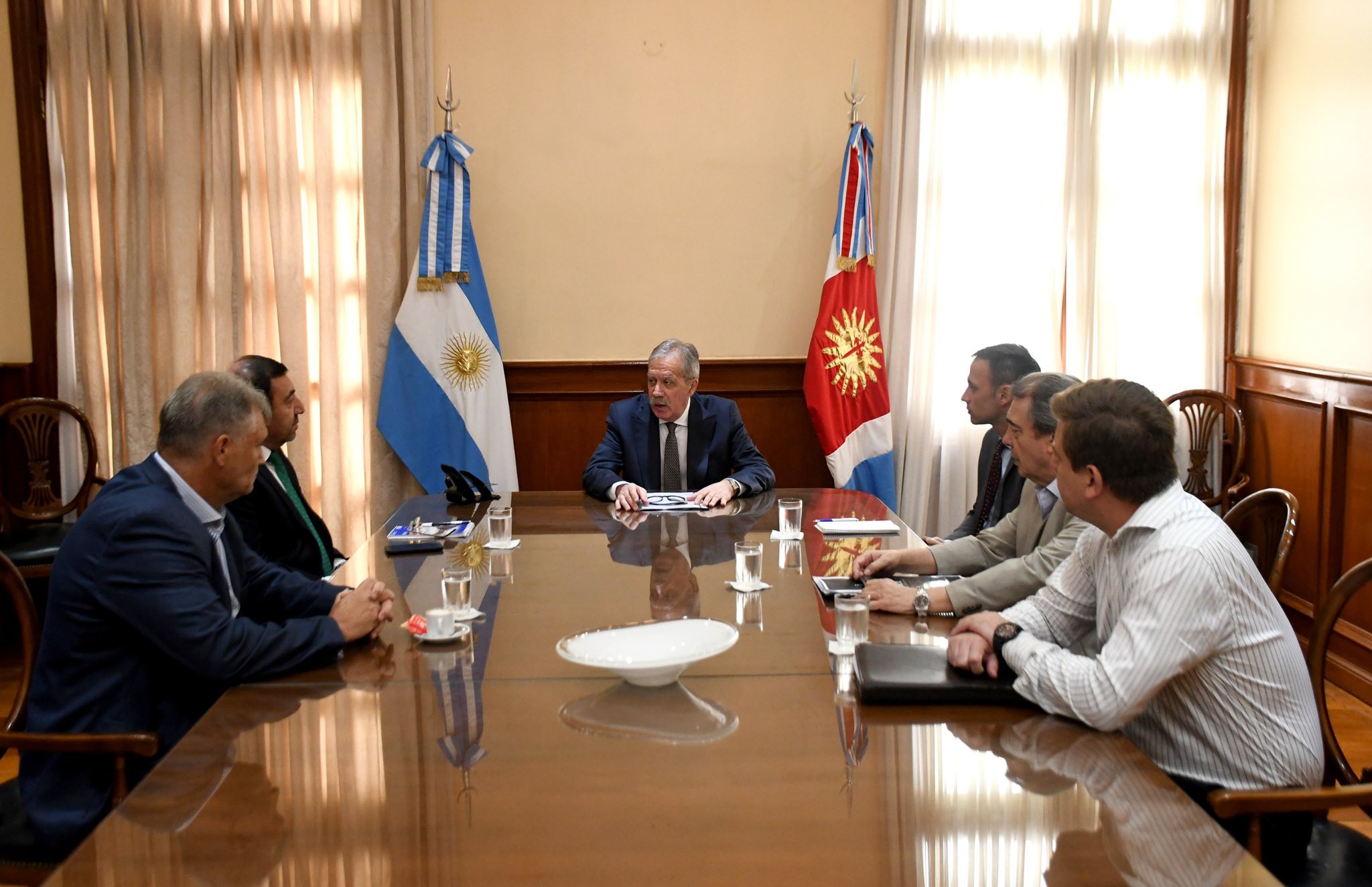 El Gobernador encabezó una reunión sobre la situación climática provincial
