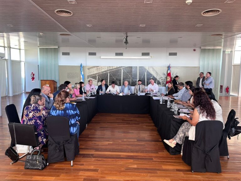 Legislatura: Diputados y un equipo técnico del Ministerio de Econonía analizaron el proyecto de Ley del Presupuesto 2026