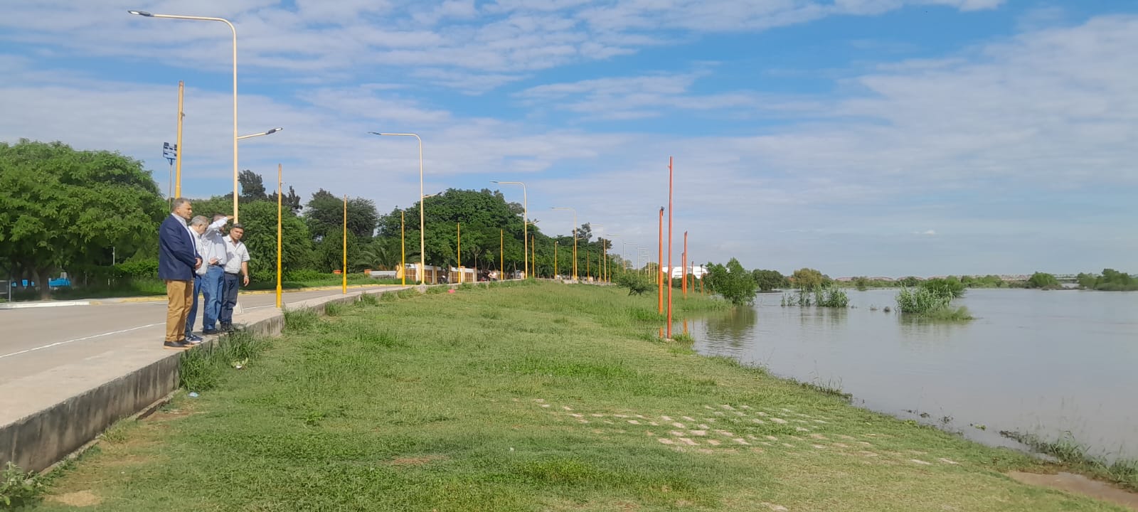El Gobierno de la Provincia realiza inspecciones y monitoreo permanente en la ribera del Río Dulce