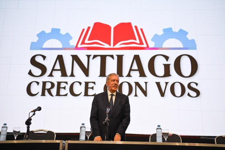 El gobernador dio instrucciones al jefe de gabinete con el fin de convocar a sectores que conforman la mesa de diálogo y trabajo para definir la pauta salarial 2026