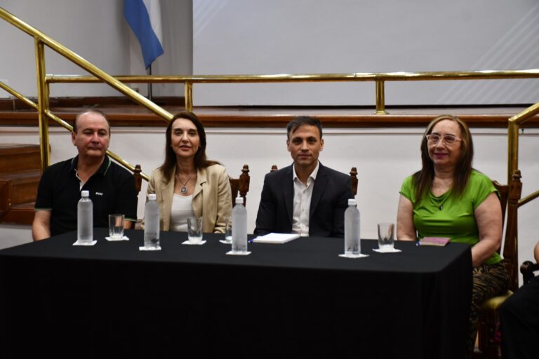 El Gobierno provincial se reunió con los gremios docentes para tratar la pauta salarial 2026