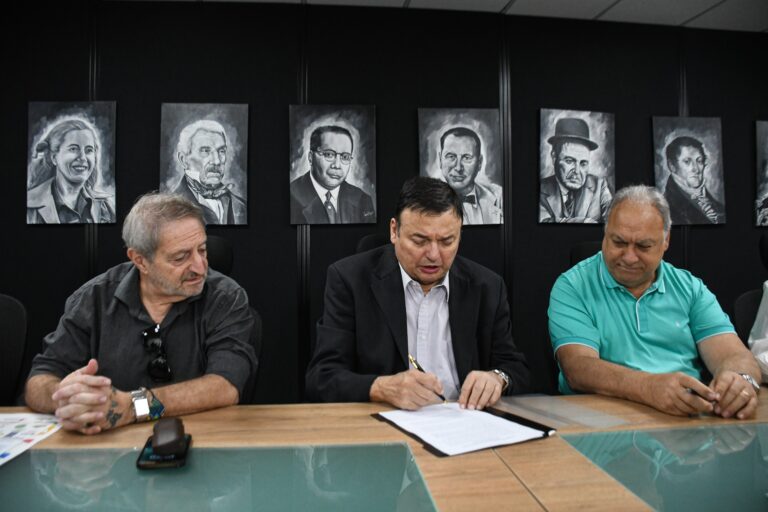 Economía dio a conocer el listado de precios escolares santiagueños 2026