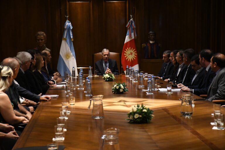 Elías Suárez encabezó la reunión preparatorio para la puesta en marcha del Consejo Económico y Social