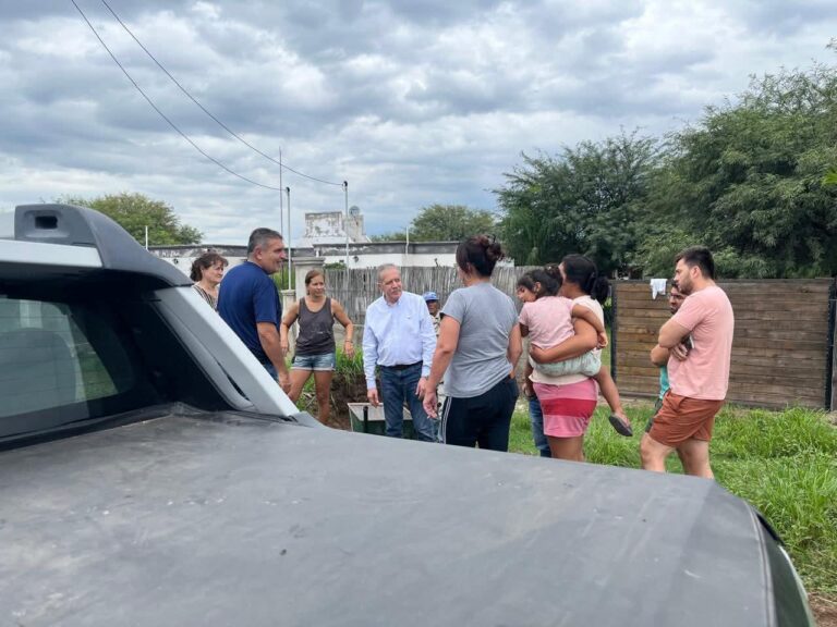 Elías Suárez recorrió los distintos sectores afectados por el desborde del rio en la ciudad Capital