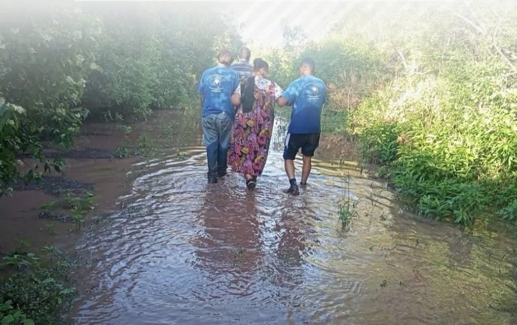 El Gobierno continúa con el operativo de asistencia a las familias afectadas por la crecida del río Salado