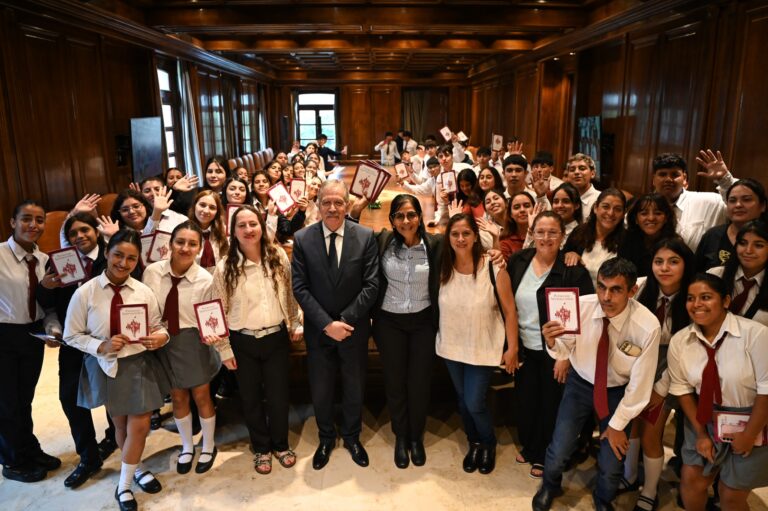 Elías Suárez recibió a los primeros contingentes de alumnos del programa “Conociendo Mi Provincia” 2026