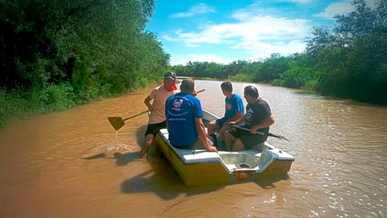El Gobierno provincial mantiene activo el operativo de asistencia en zonas afectadas por el Río Dulce